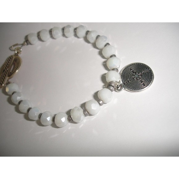 Labyrinth Bracelet with toggle clasp 8" - Picture 10 of 10